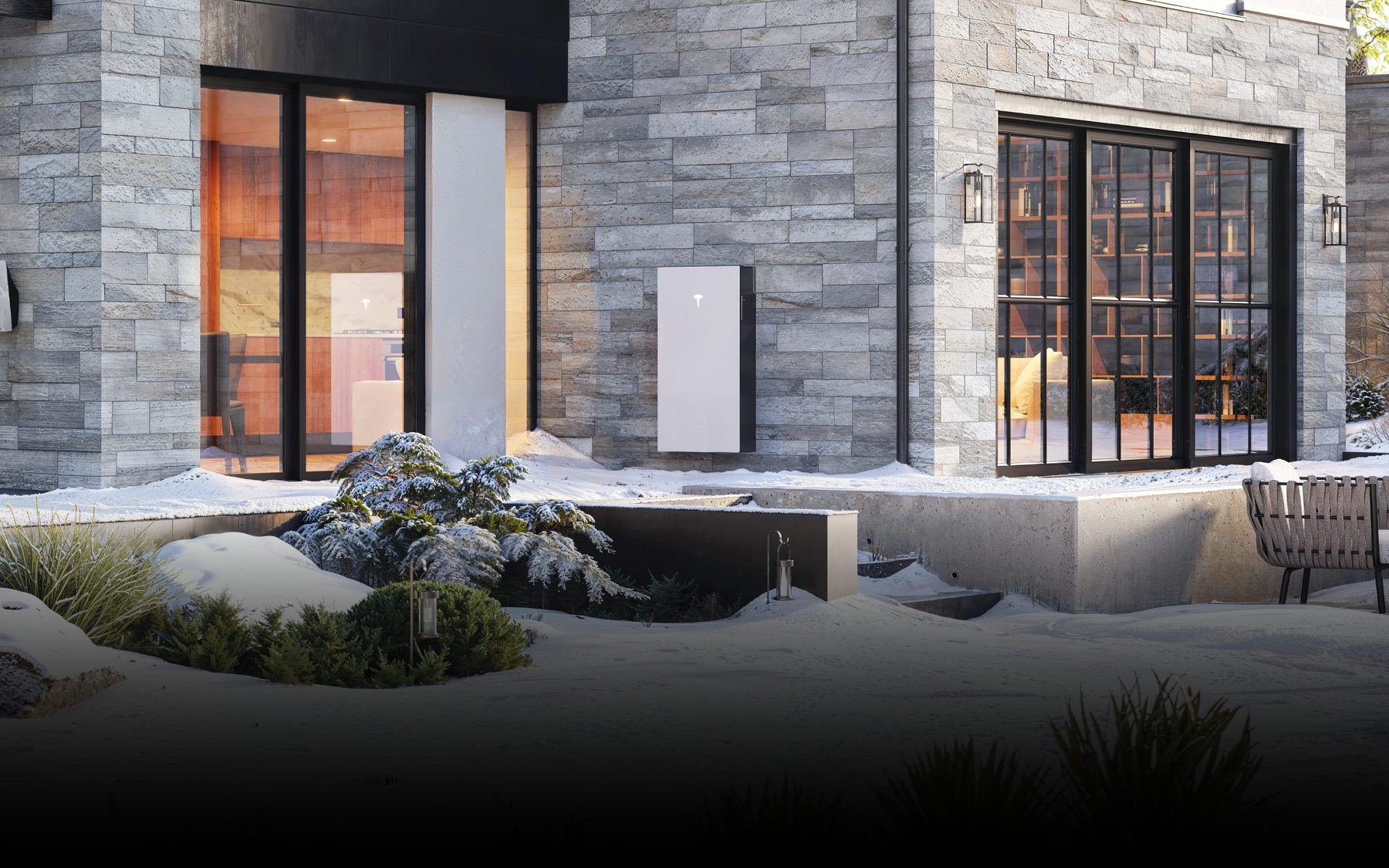 Maison alimentée par un Tesla Powerwall 3 le soir, pendant une coupure