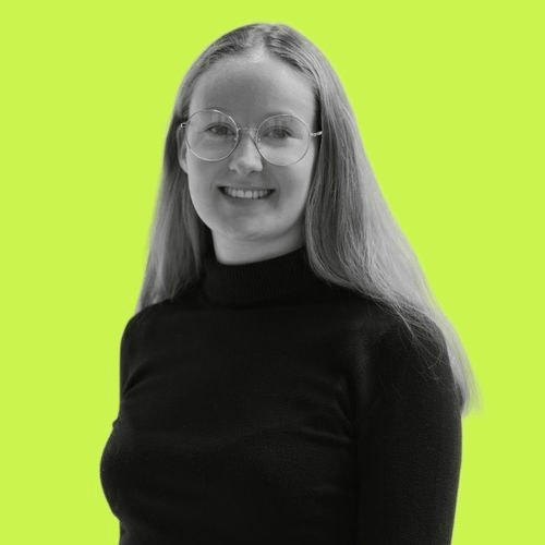 Marion, assistante commerciale chez Avenir Eco, en charge du suivi des dossiers clients