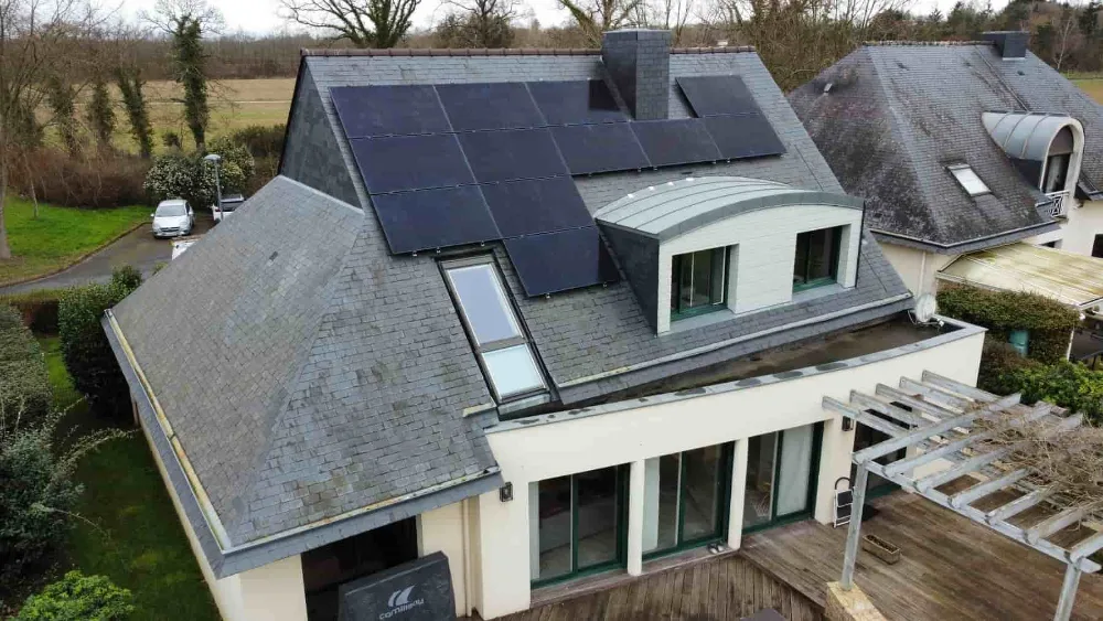 Maison à Cesson-Sévigné équipée de 12 panneaux solaires DualSun