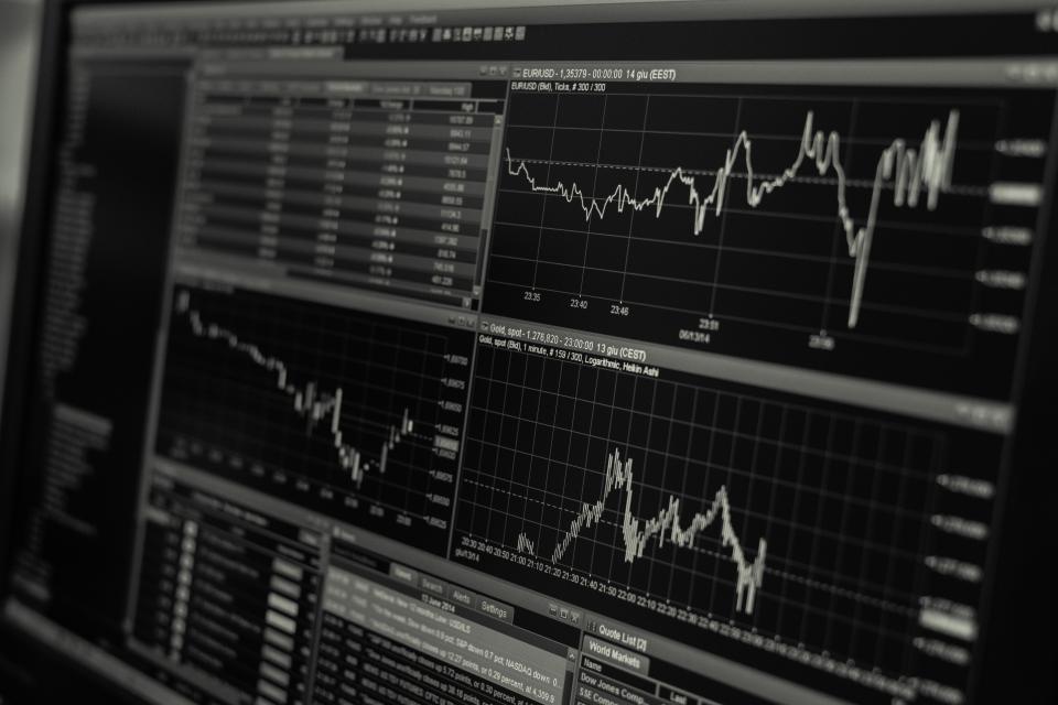 Monitoring equipment in a clinical setting — Longevity & Healthspan