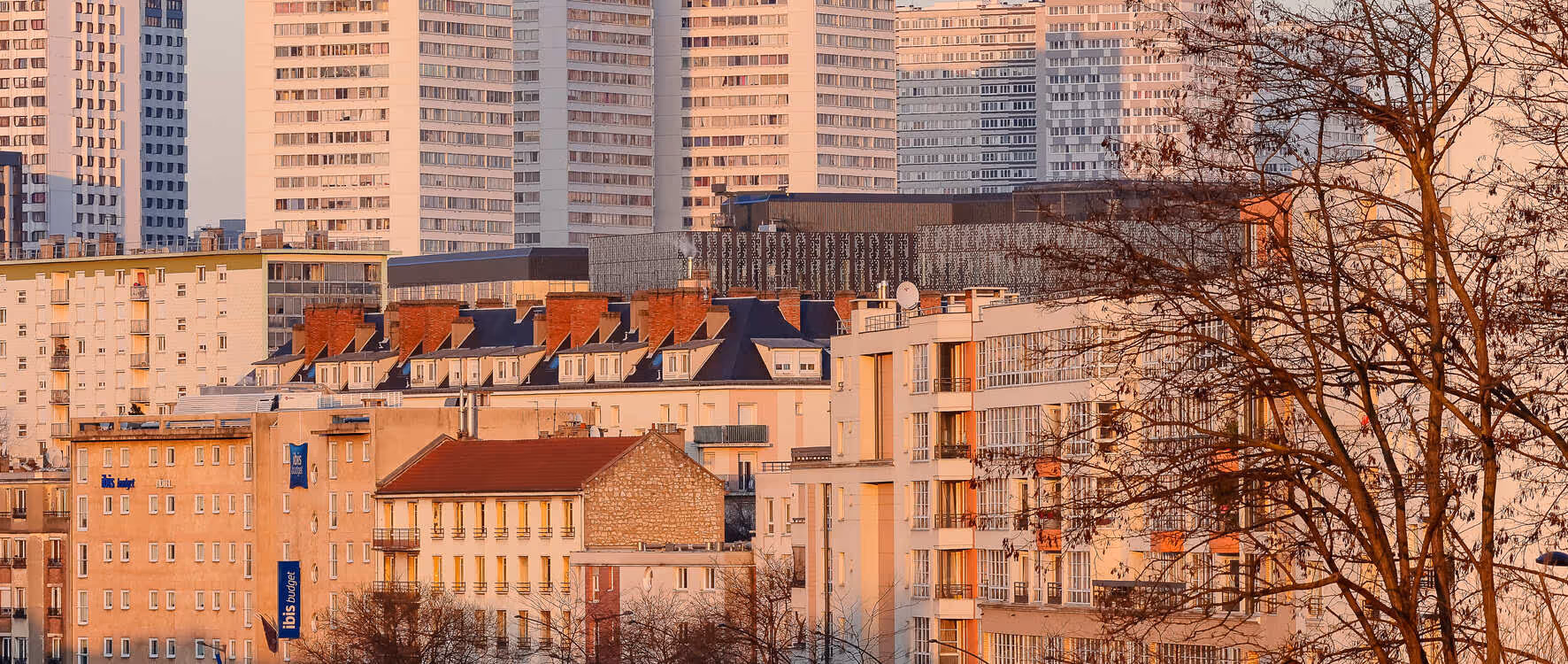 photo de la vue de la ville du Kremlin Bicêtre avec une jolie lumiètre