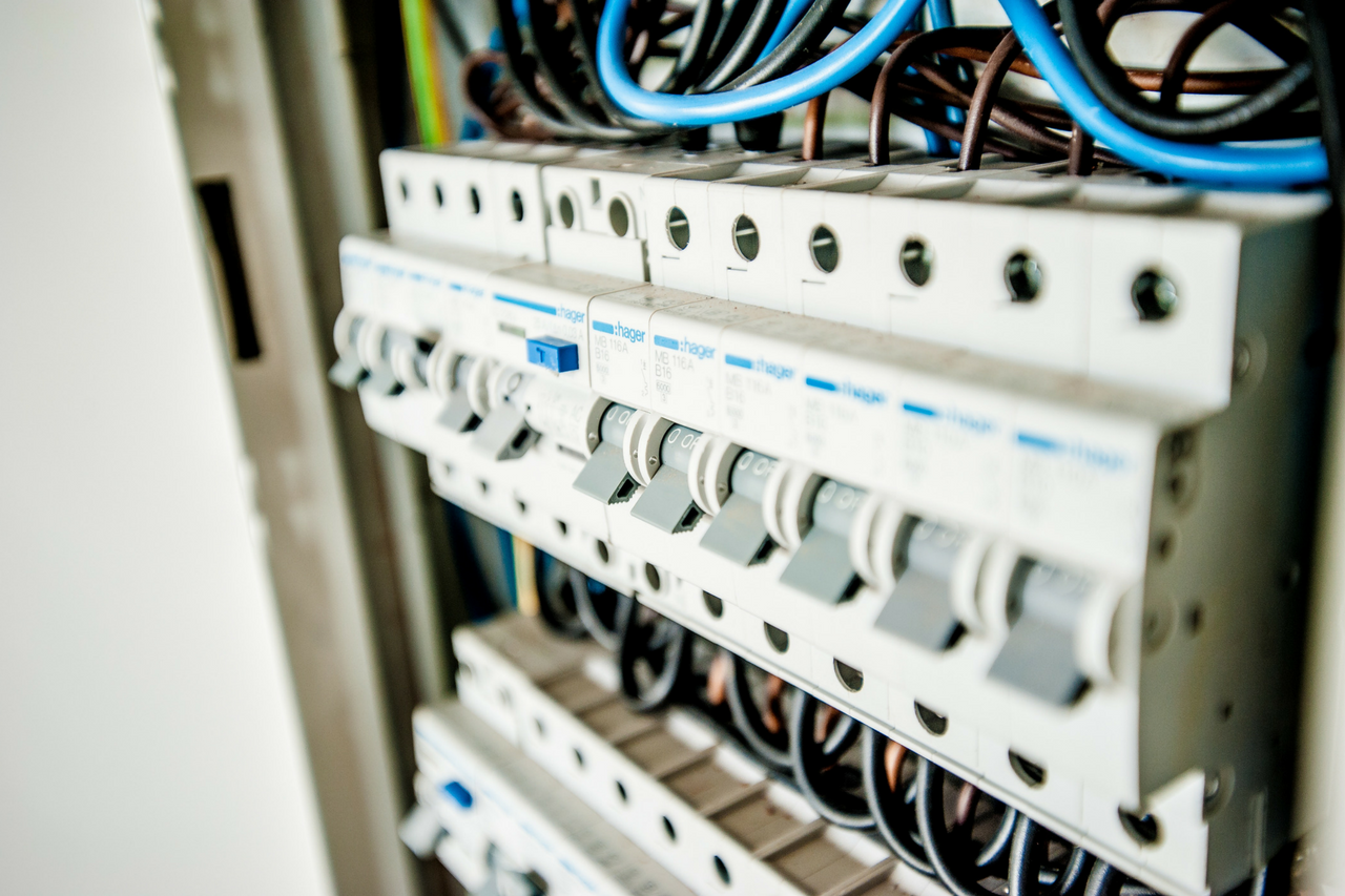 Signs of complex electrical issues electrical hazard