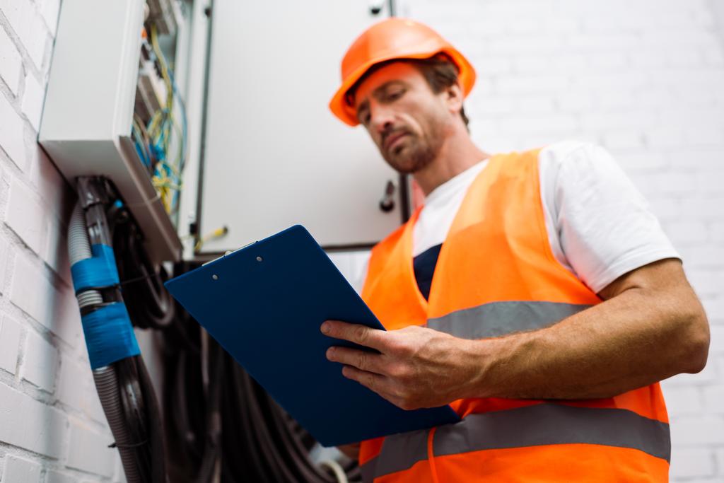 Visual inspection of electrical components