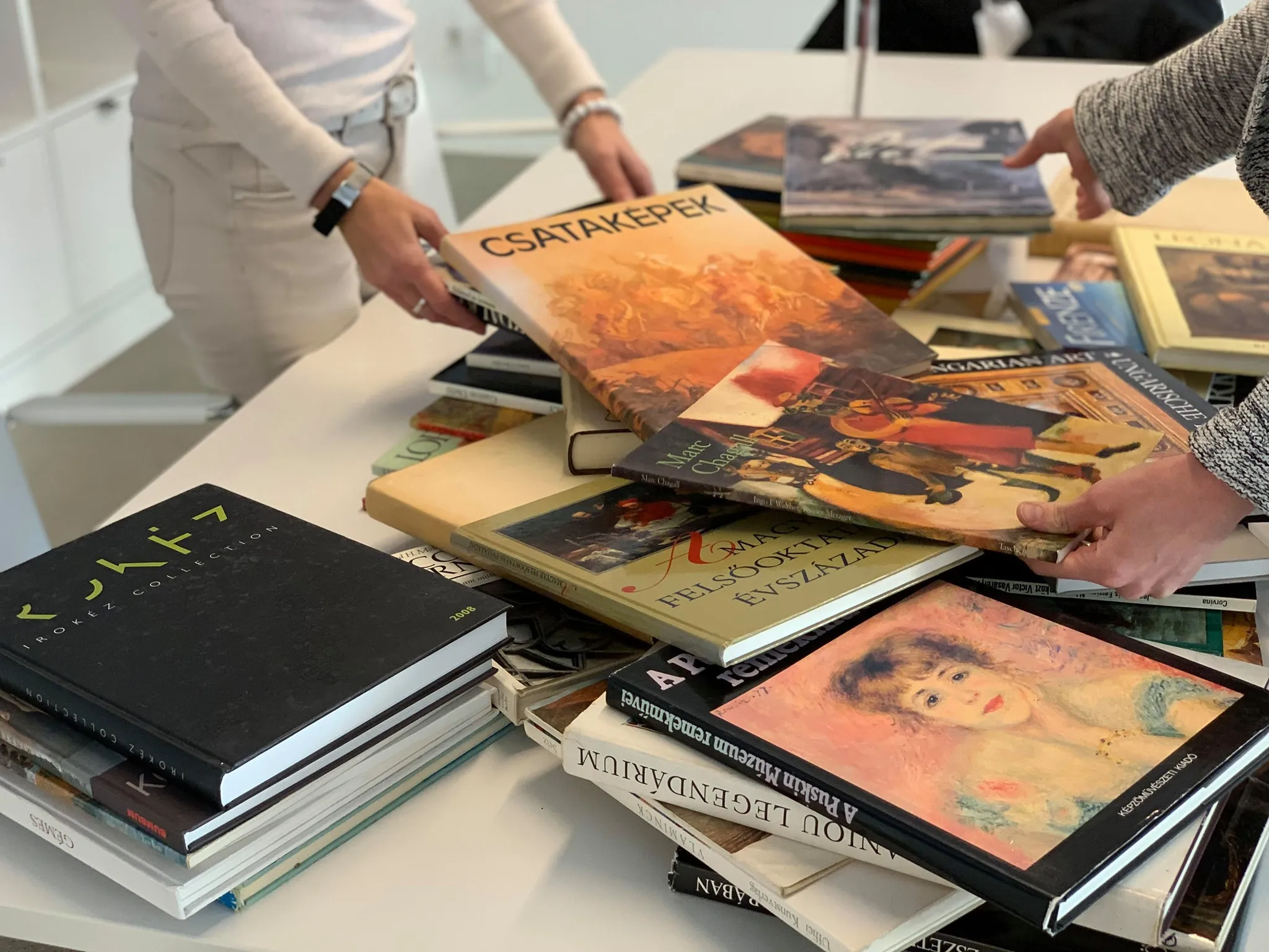 antikvár könyvfelvásárlás oskola antikvárium adományok