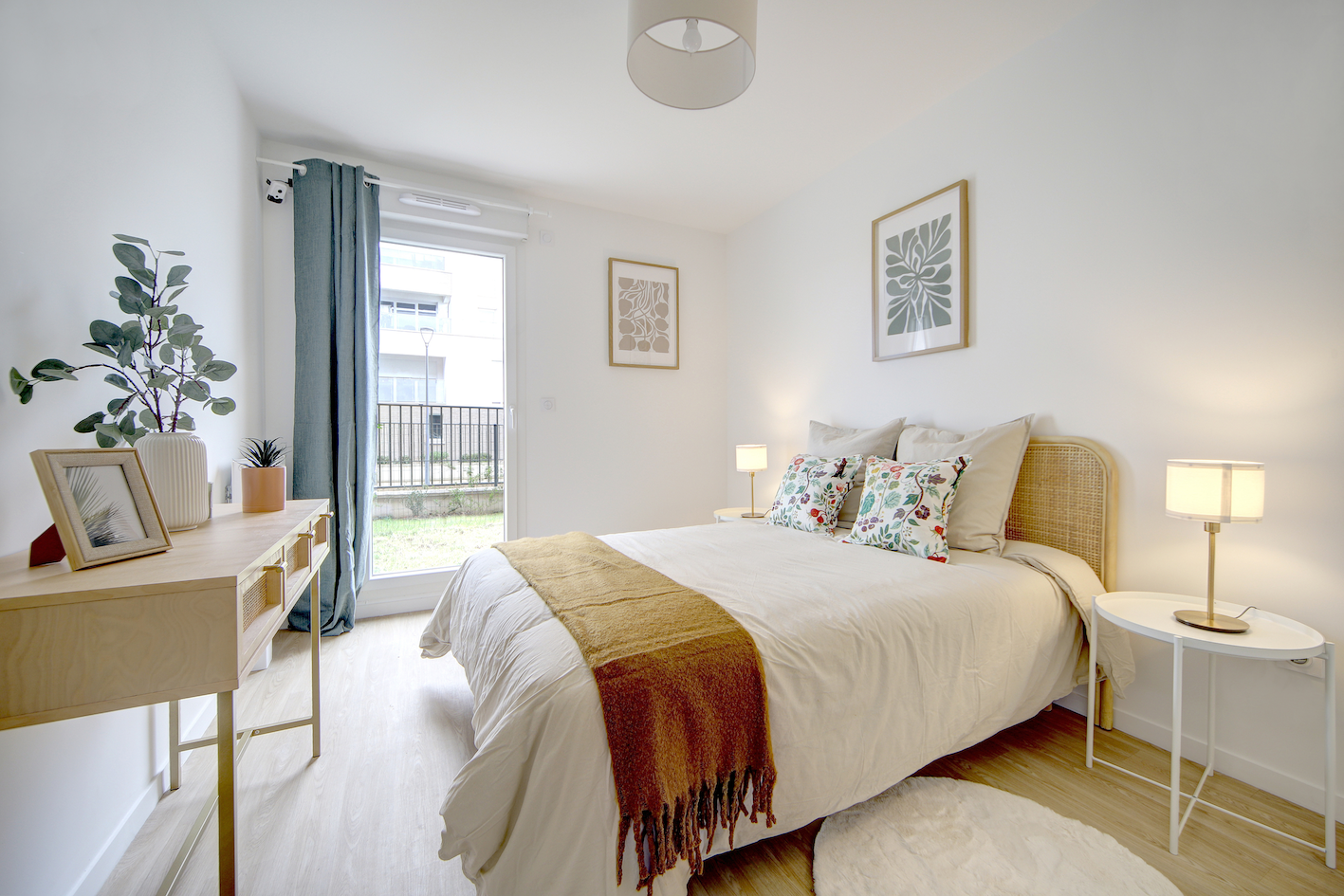 a cosy room with a big bad