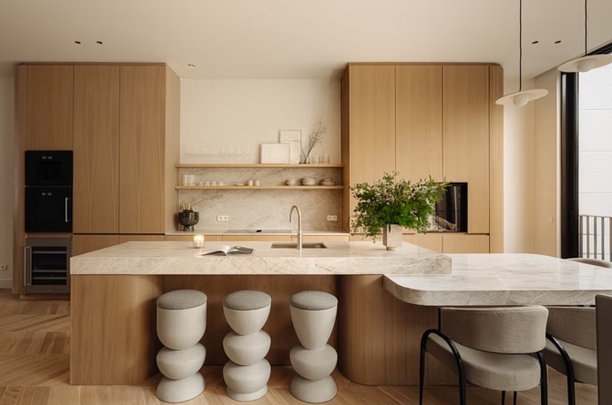 Kitchen with island at Van Eeghenstraat