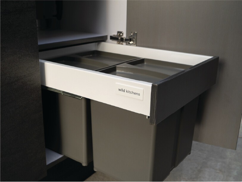 Wild Kitchen, Outdoor kitchen rubbish bin 