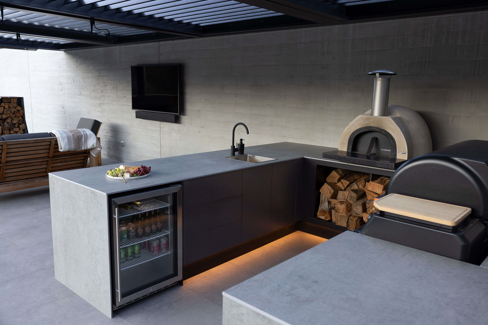 Traeger Timberline XL + Pizza Oven
Benchtop - Kreta
Cabinet fronts - Sirius
‍