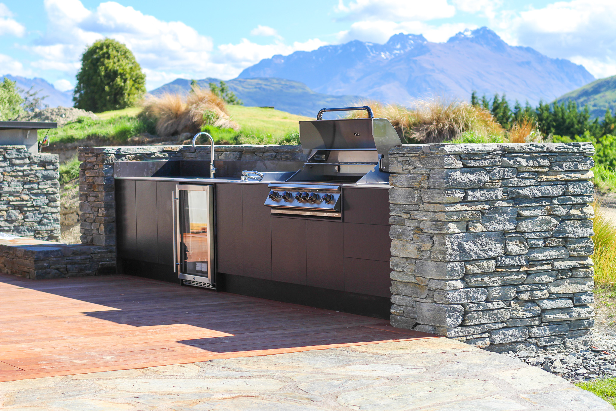 DCS BBQ With sink and Double door fridge - Wild Outdoor kitchen