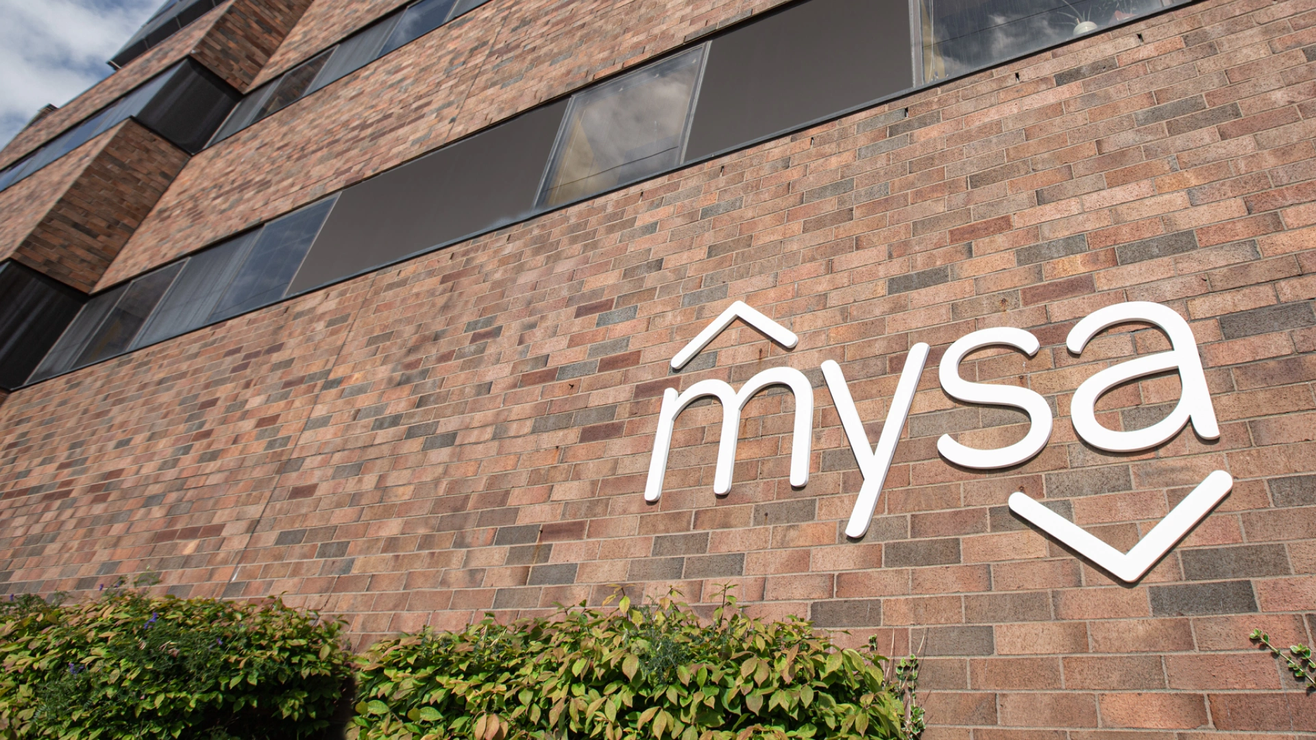 mysaHQ_about_hero