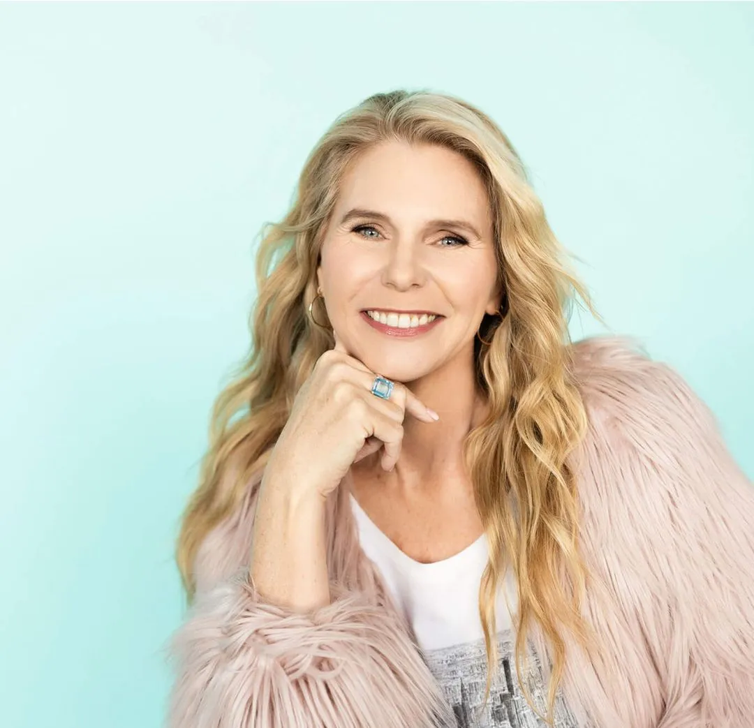 Portrait of Philippa Bennett peri and post menopause coach