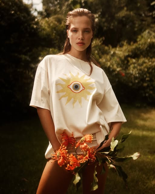 Lou Eye Tee