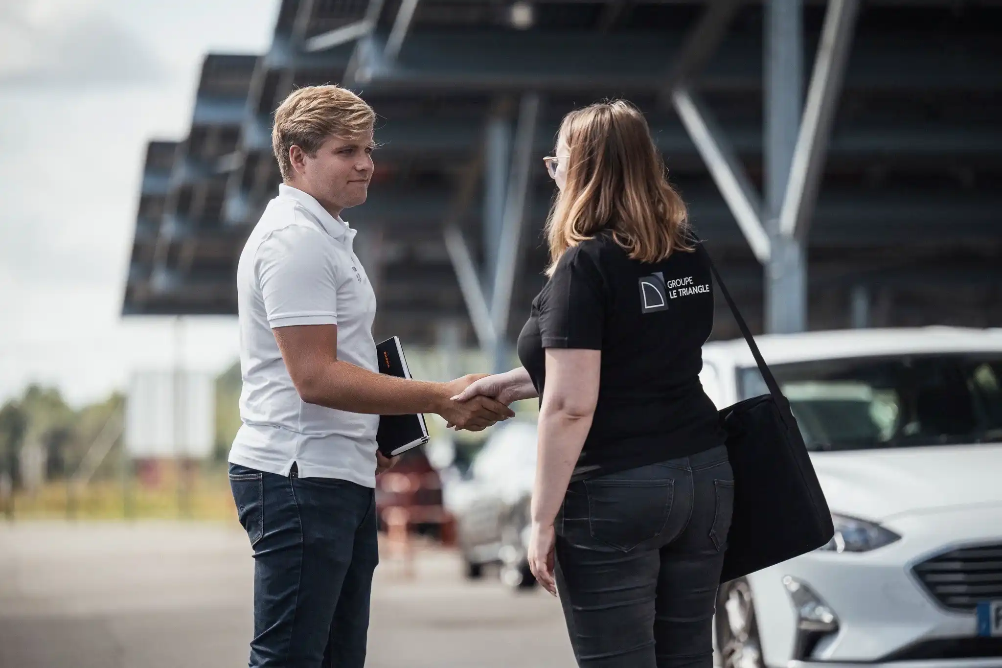 chefs de projet Triangle Horizon en discussion technique