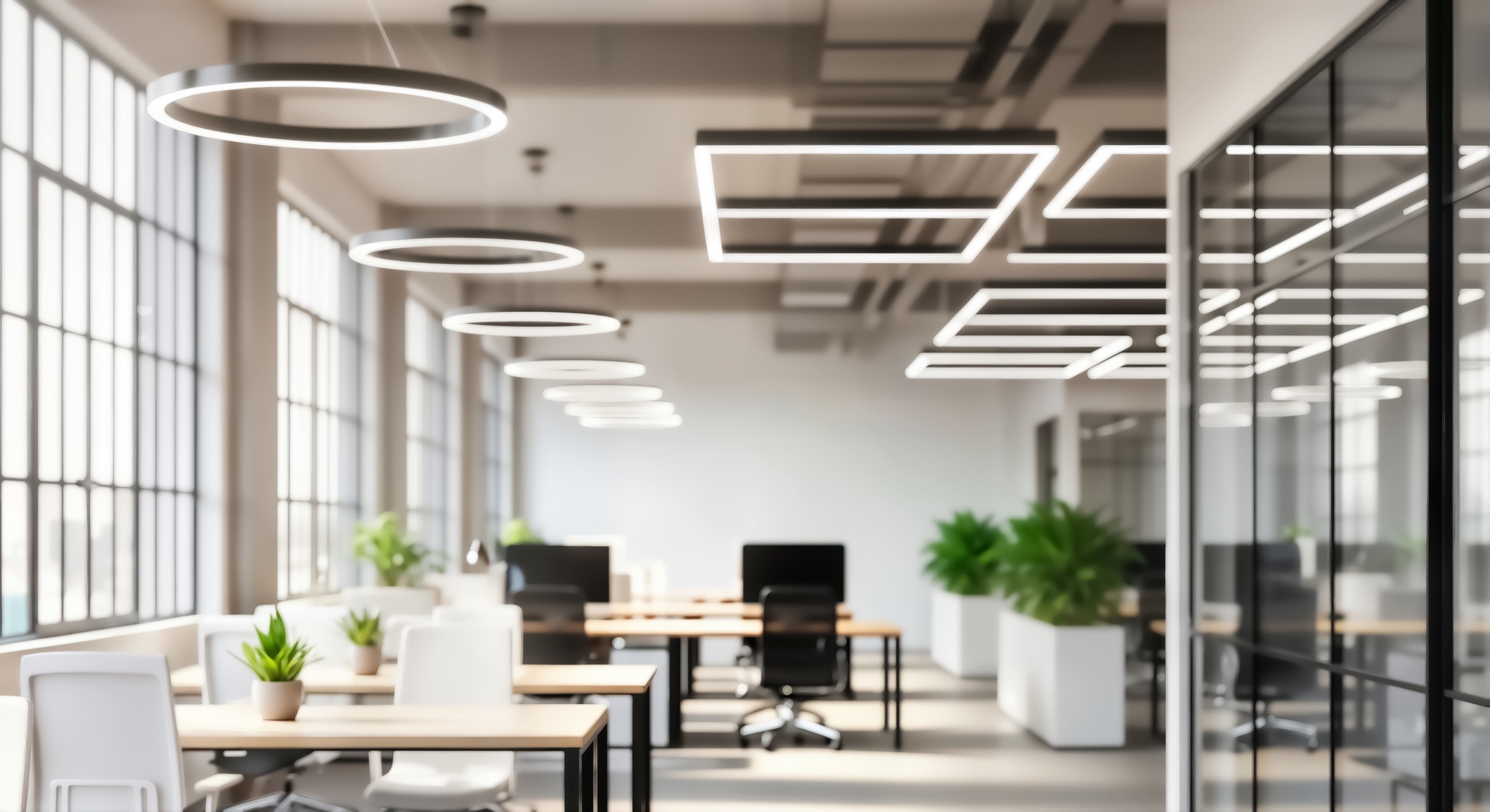 Plateau de bureaux moderne et lumineux en open space, immobilier tertiaire