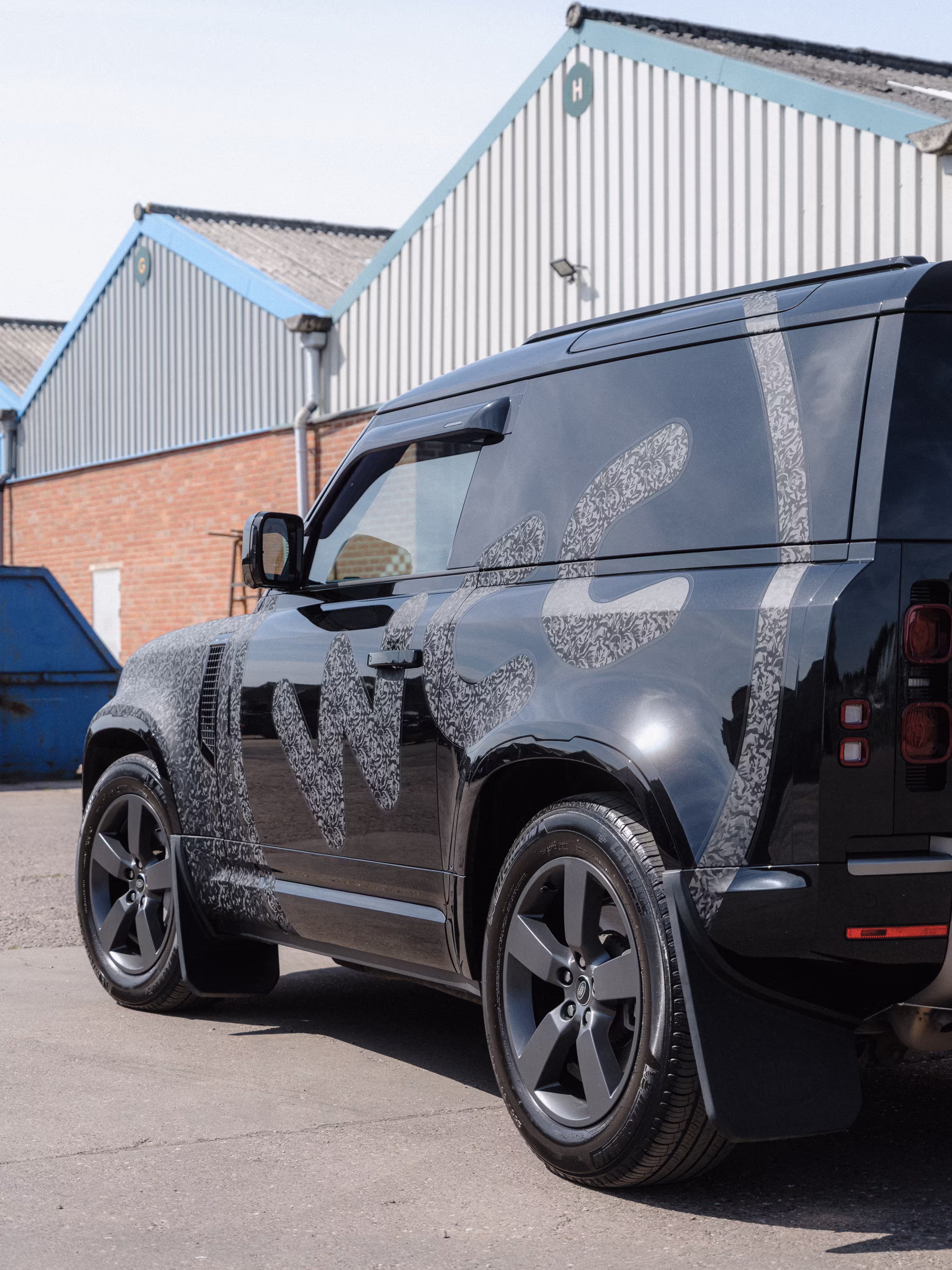 Rear quarter panel of a Land Rover Defender, Wrapped by WCC.