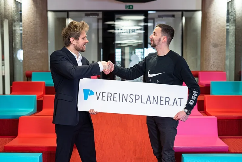 Vereinsplaner Scheckübergabe