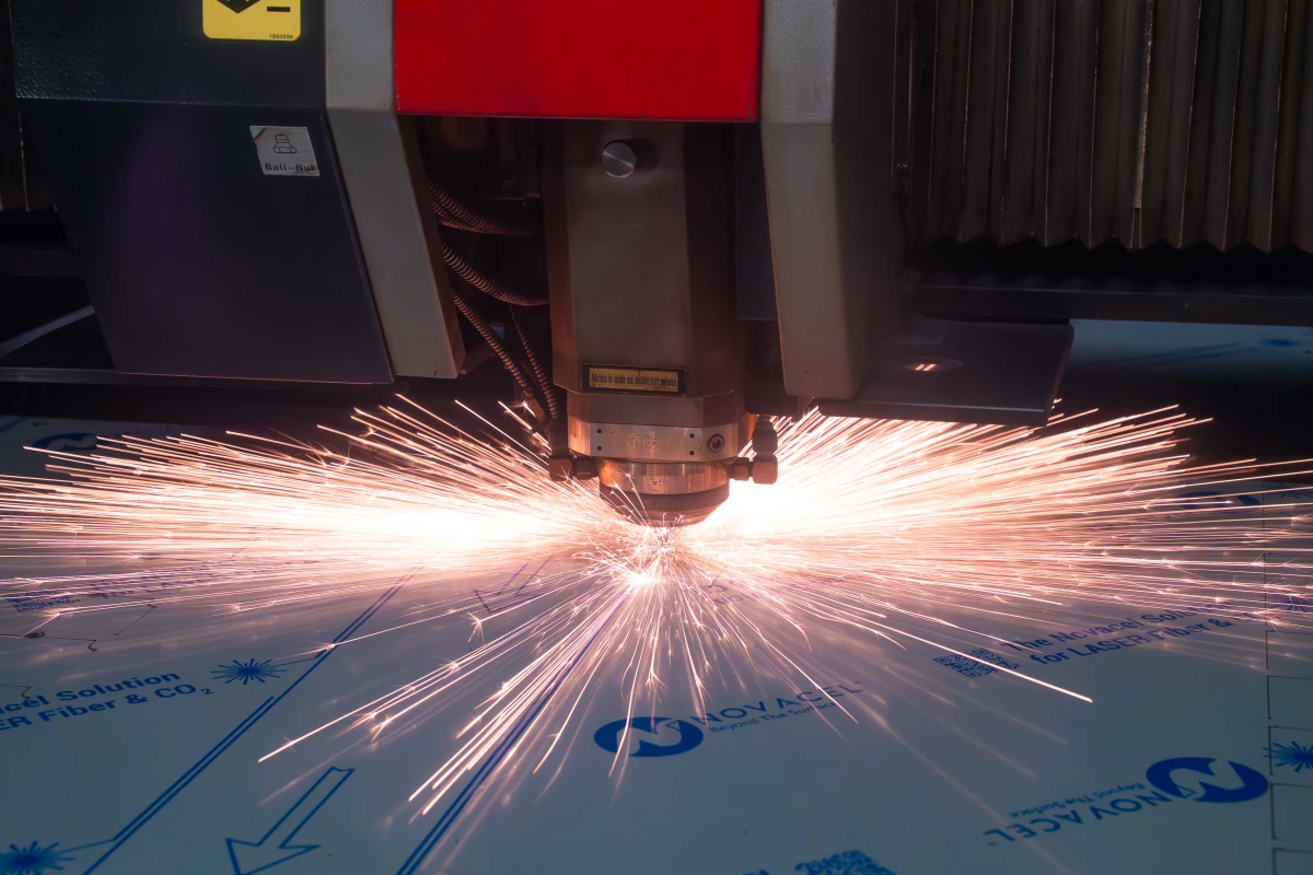 Laserschneiden durch Maschine