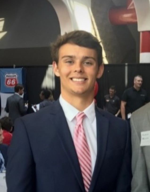 image of game development process (for a mobile gaming) - collaborative team meeting