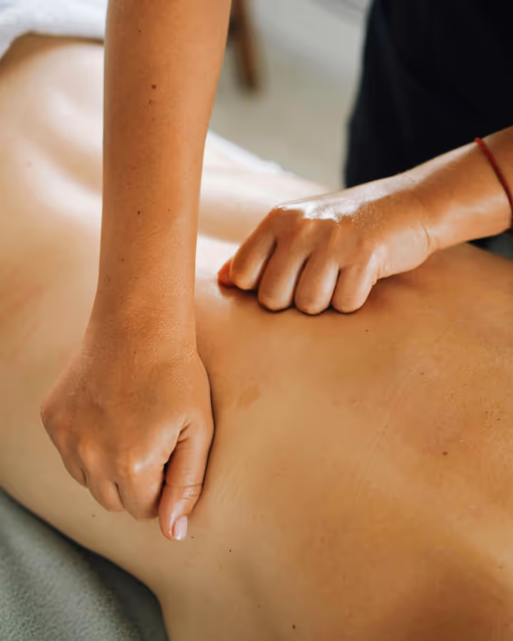 Cours de Surf pendant la retraite de Yoga
