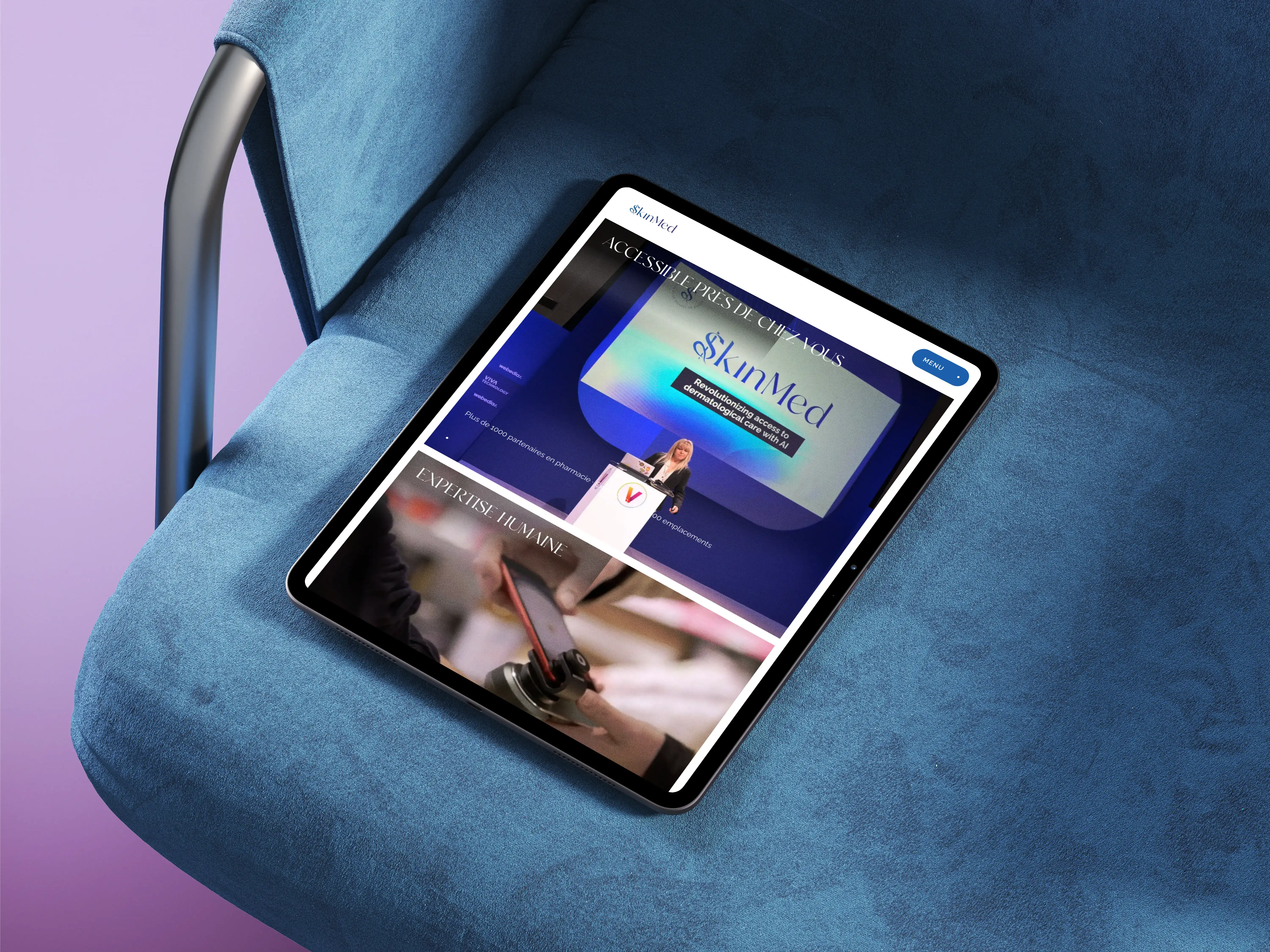 mockup du site web de la startup skinmed.ai sur une tablette