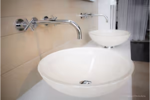 Zwei Waschbecken