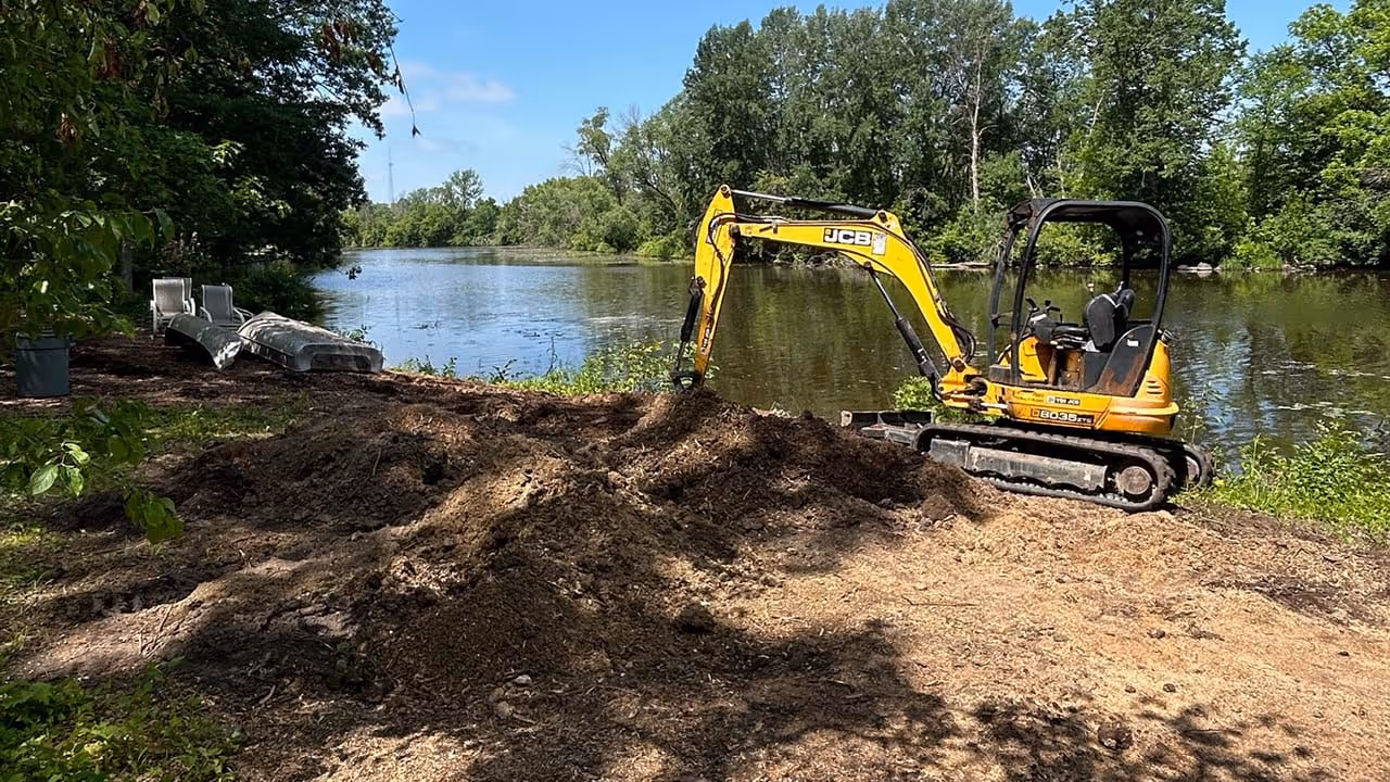 Avid Landscapes Equipment skid steer land clearing Mayville WI