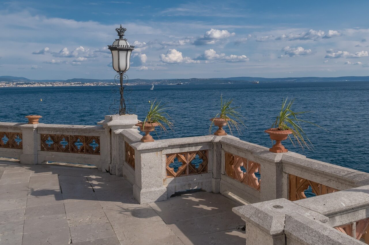 Experience Trieste through theatre, culture and hospitality