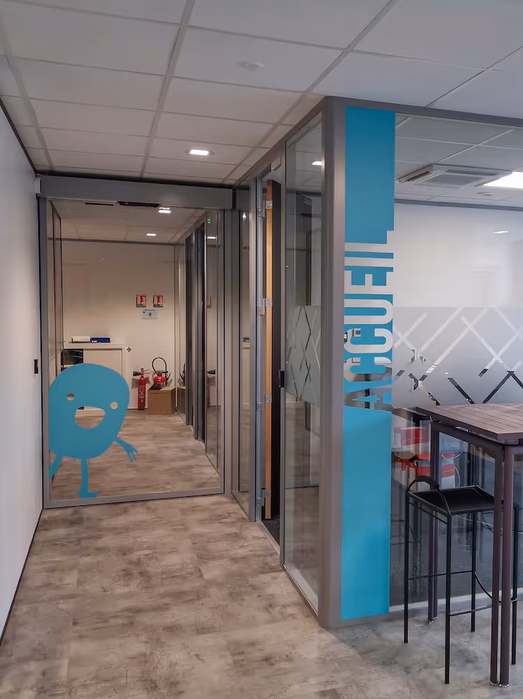 Vitrophanie Kaizen par We Stick