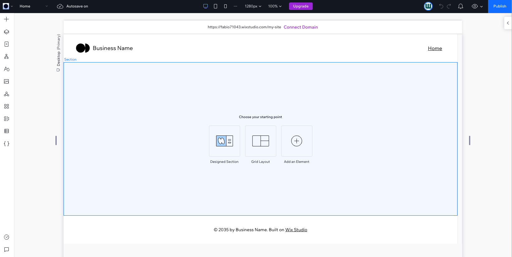 Der Wix-Editor mit einer frisch geöffneten Template-Seite. Links die Element-Leiste, in der Mitte die Seite, rechts die Einstellungsoptionen. Bildunterschrift: „Wix: Sofort nutzbar, aber tiefe Einstellungen manchmal schwer zu finden.“