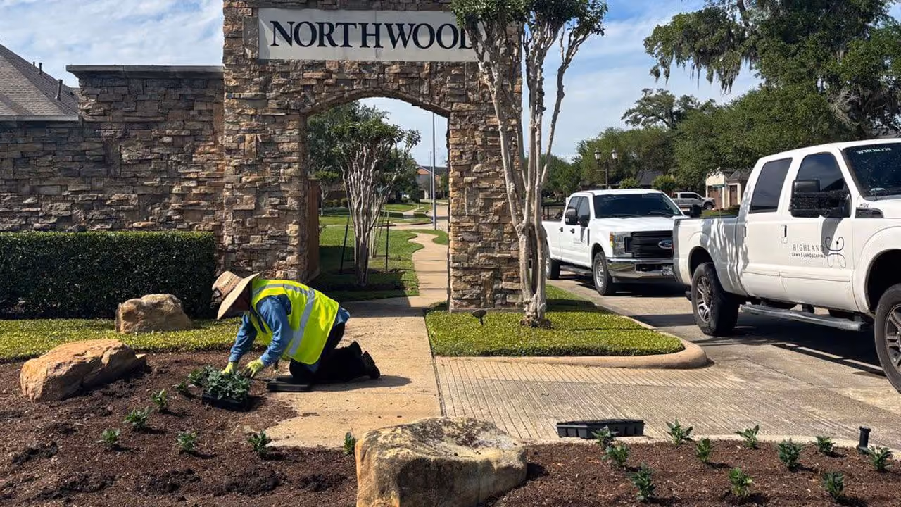 Highland Lawn & Landscaping providing professional HOA landscape maintenance in Brazoria County