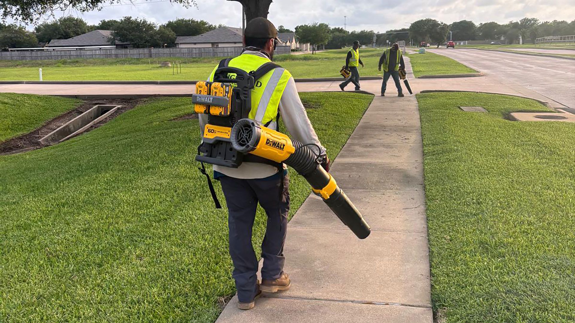 Highland Lawn & Landscaping offering Commercial and HOA Grounds Maintenance in Brazoria and Fort Bend Counties, TX.