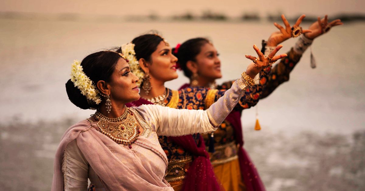 Danse traditionnelle mauricienne célébrant la culture locale avec MJ Holidays à l’île Maurice.