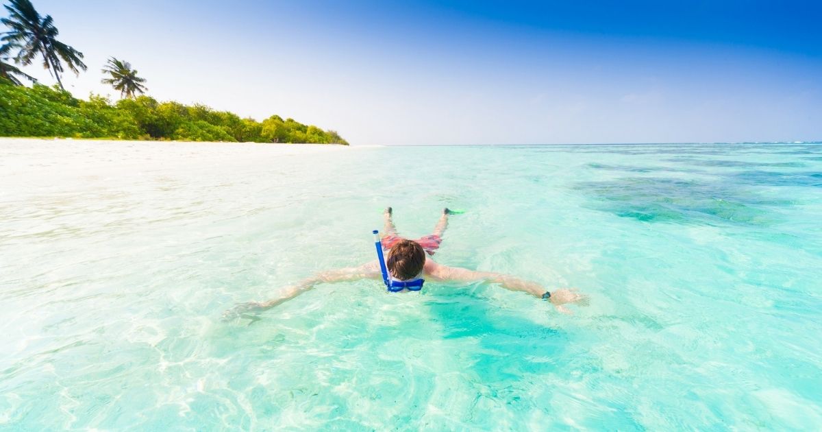 Go scuba diving in Mauritius to discover the colourful seabed and exceptional aquatic life with MJ Holidays.