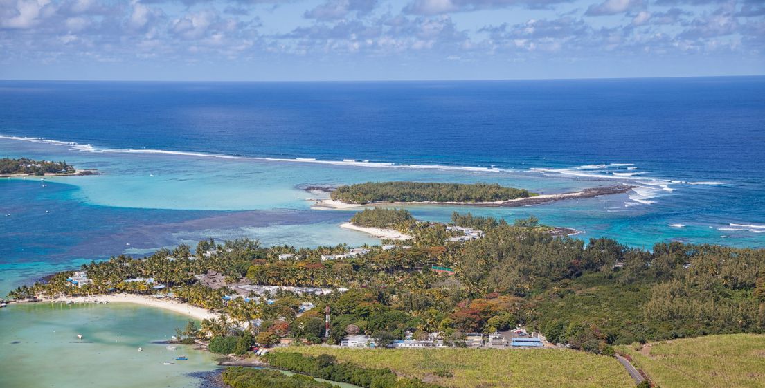 Sunny landscapes in the north of Mauritius, a picturesque and unspoilt region to explore during a holiday with MJ Holidays.