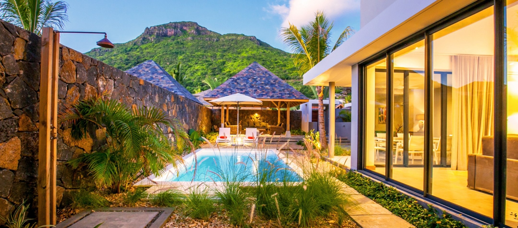 The superior villa with private pool in Mauritius offers comfort and elegance for an exclusive stay with MJ Holidays.