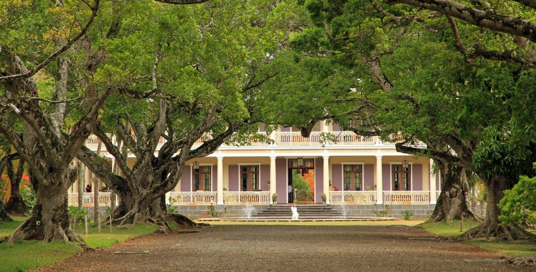 La façade élégante du Château de Labourdonnais à l’île Maurice, symbole du raffinement et de l’héritage historique de l’époque coloniale.