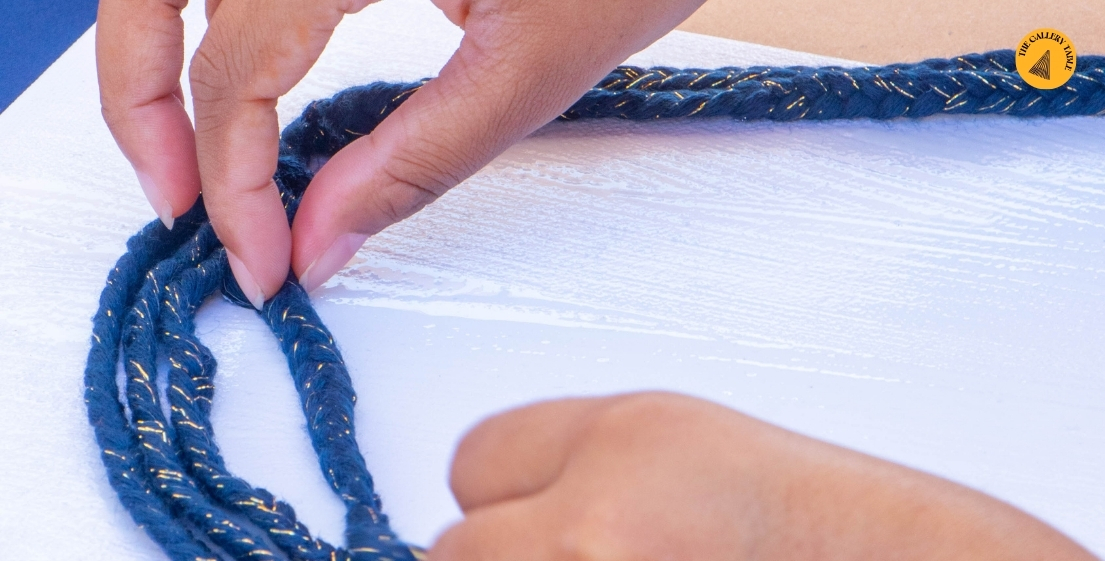 Un atelier créatif organisé à l’île Maurice pendant le brunch, invitant les participants à exprimer leur imagination avec MJ Holidays.