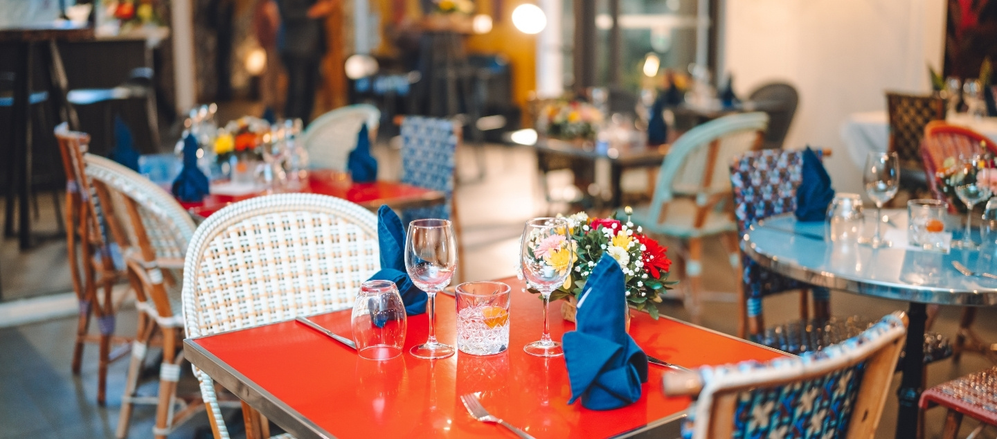 Table dressée au restaurant L’Atelier