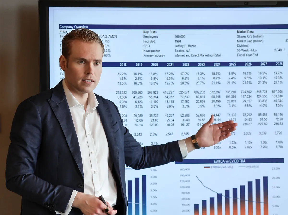 Lucas E. Roemer erklärt ein Finanzmodell
