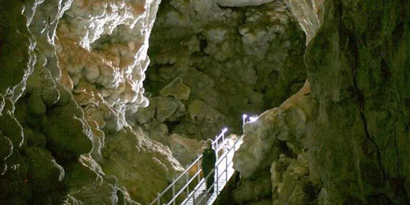 jewel cave
