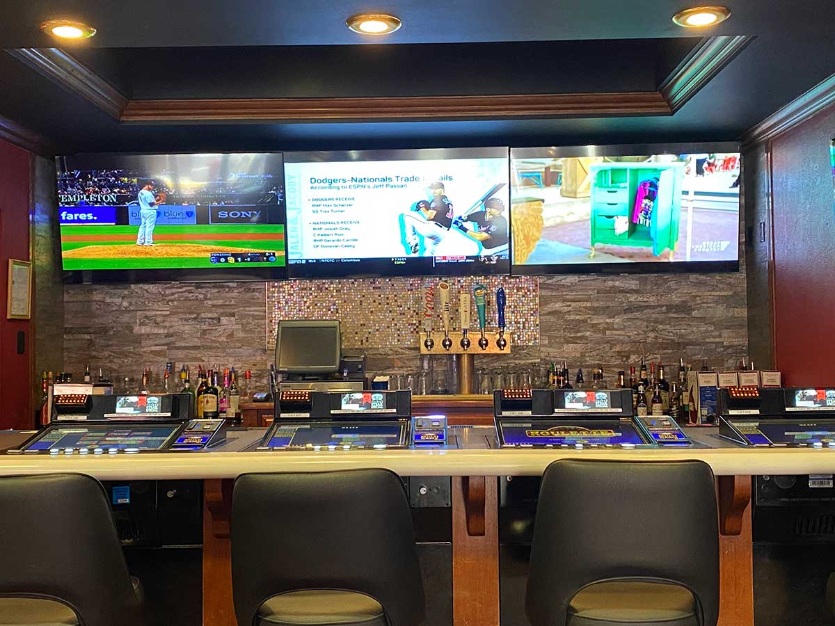 777 casino bar