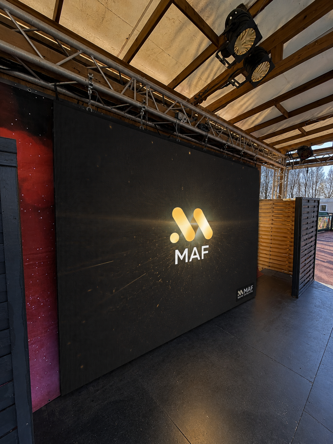 Installation d’un écran LED professionnel de scène réalisée par MAF