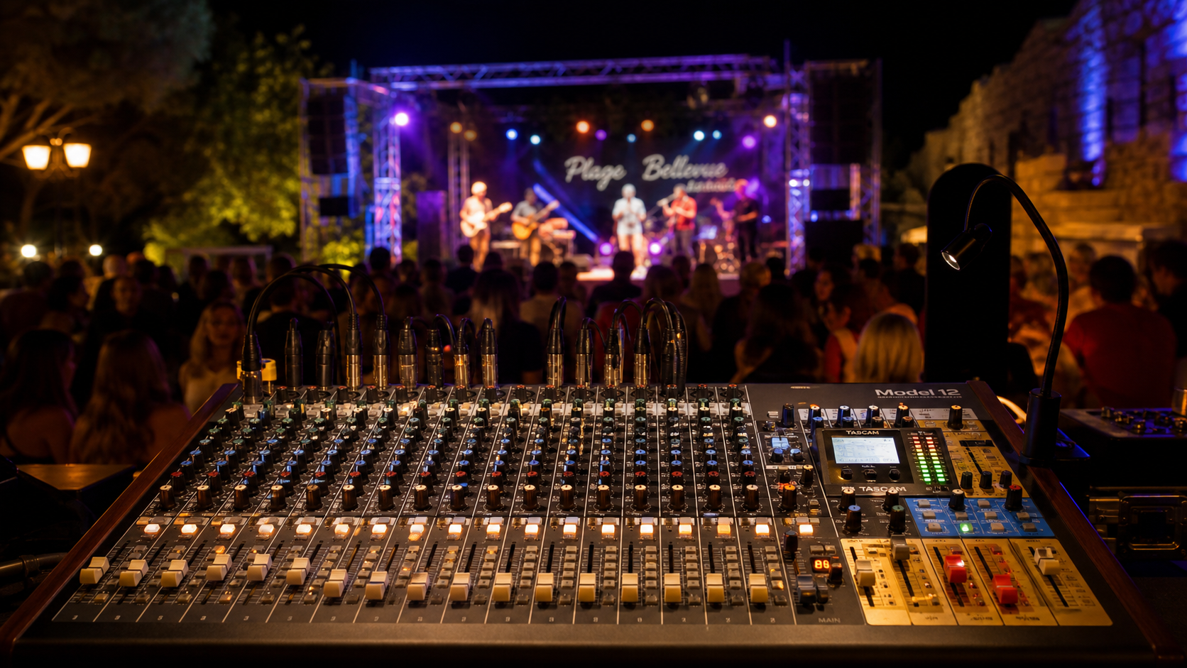 Table de mixage 12 canaux : le guide complet pour vos événements et soirées | MAF