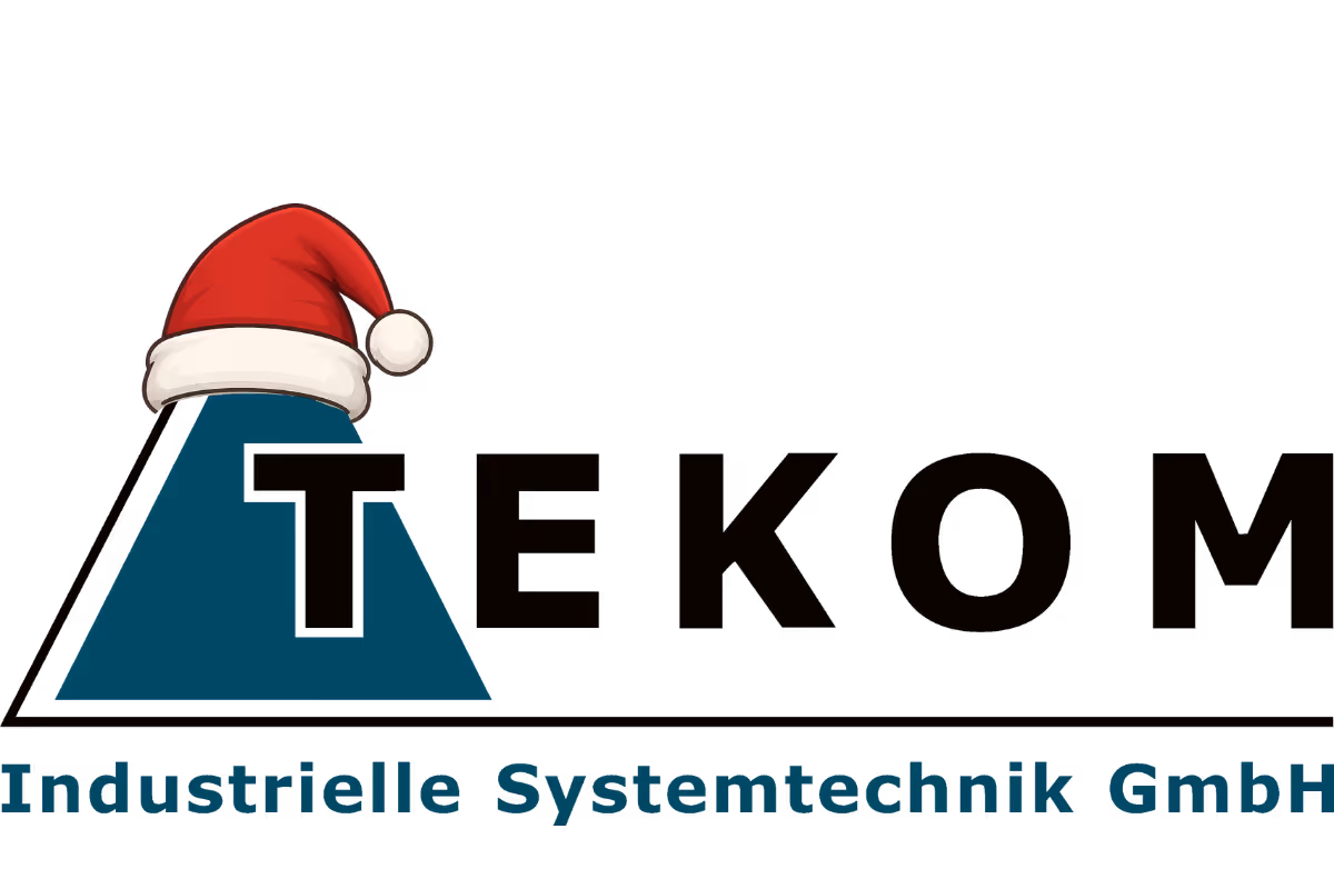 Logo von TEKOM Industrielle Systemtechnik GmbH mit einer roten Weihnachtsmütze auf dem Buchstaben T.