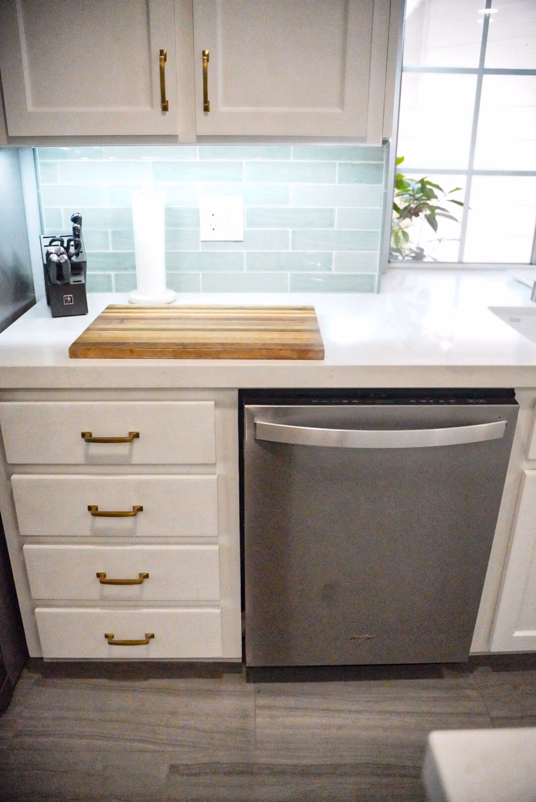 Kitchen remodel in Modesto by kitchen & bath CRATE – cabinets, backsplash, tile, countertops, quartz, appliances, hardware