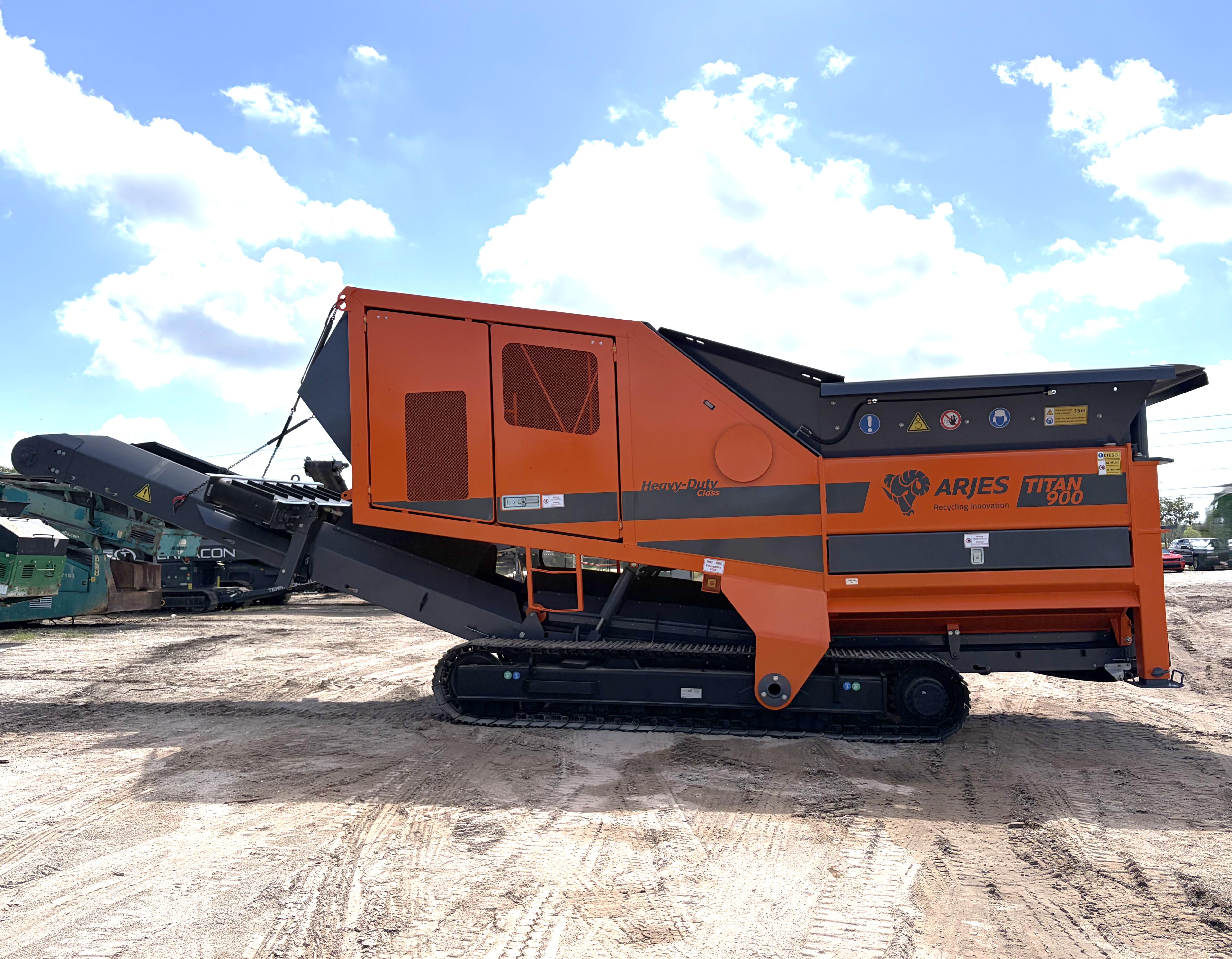2026 Arjes Titan 900 - Mobile Two-Shaft Shredder for Waste & Recycling