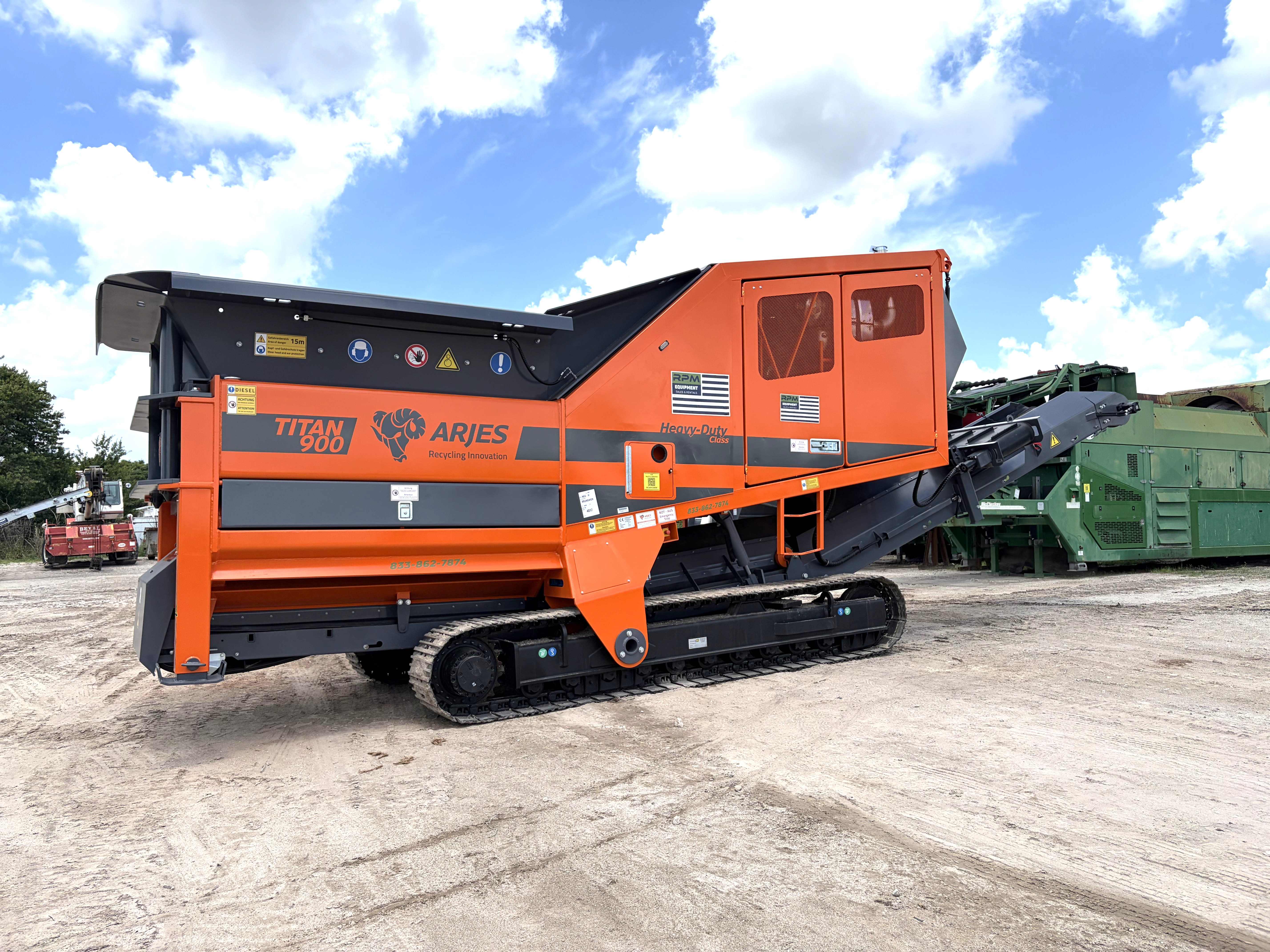 2026 Arjes Titan 900 - Mobile Two-Shaft Shredder for Waste & Recycling