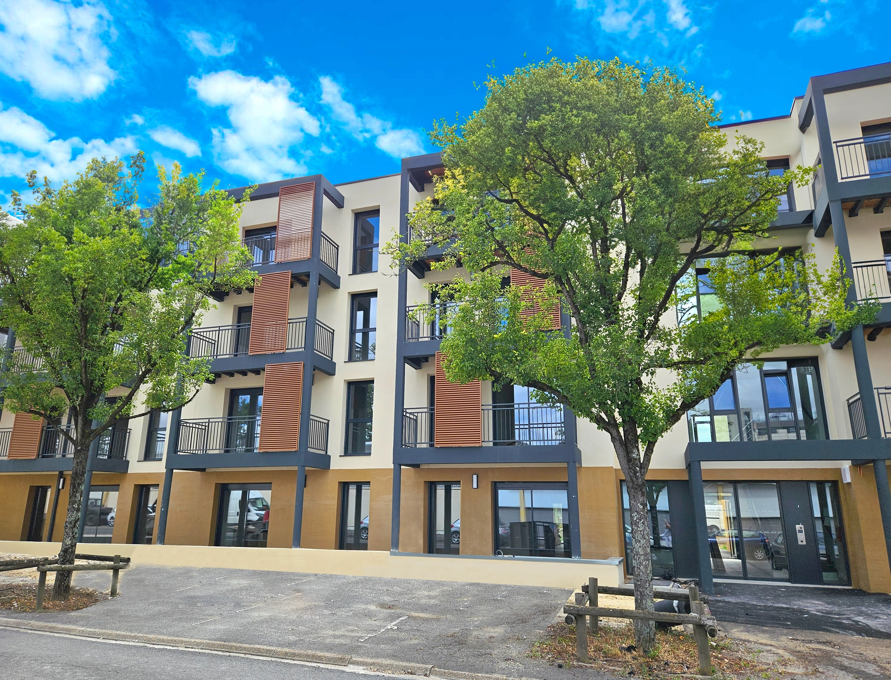 Facade vue extérieure batiment mobicap neuf habitation