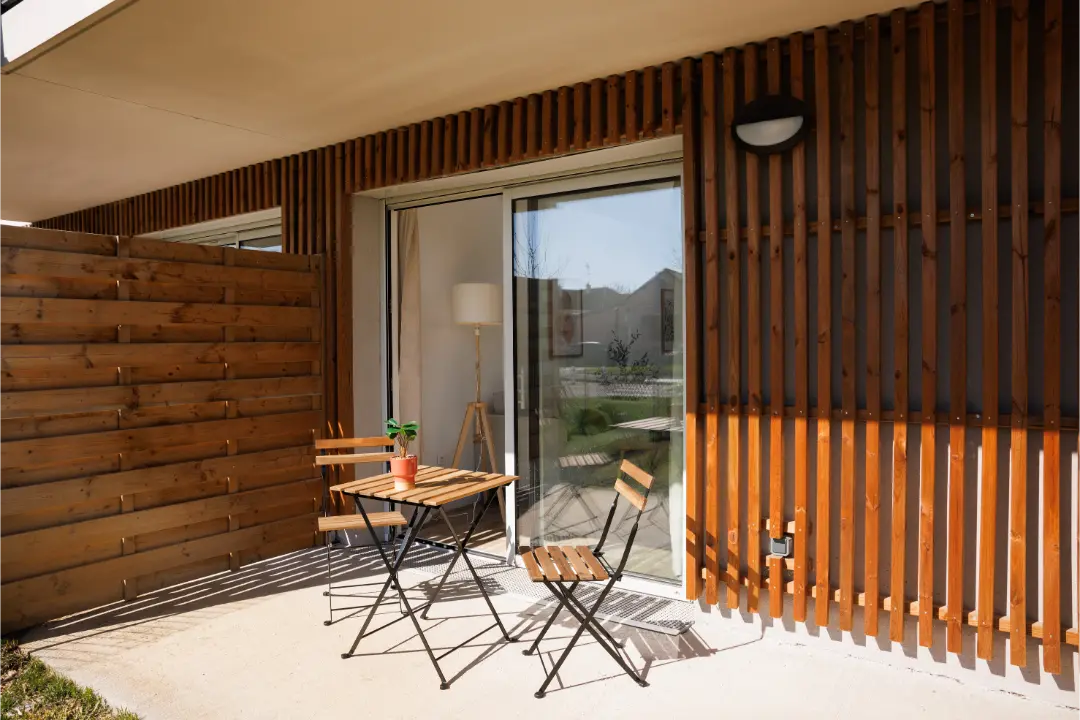 terrasse calme et privé à luisant en résidence senior mobicap