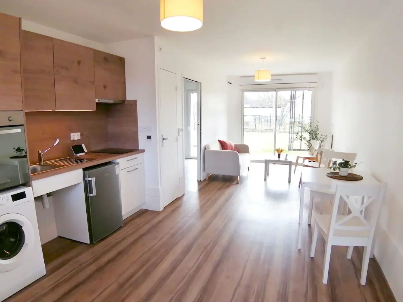 Cuisine équipée et coin repas d'un appartement Mobicap à Blois